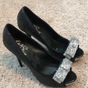 Worn ONCE Daytrip heels